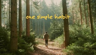 记录_满满干货，会拍照即「让摄影变成习惯」摄影大神 Teo Crawford 的教学视频又来了！本期视频中，他向观众们展示了一个经常被不以为然但能提升摄影水平的小技巧：让摄影成为习惯。在 14 分钟的经验分享中，他着重介绍了这个习惯带来的奇效，一起来看看吧！From Teo Crawfordvia 开眼Invalid media: video