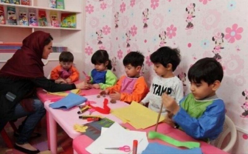 پایگاه خبری نسیم دلفان: جذب دانش آموز پیش دبستانی ۱ و ۲ (دختر و پسر) در مدرسه اوج واقع در ۲۴ متری طالقانی ، جنب اداره کار و تعاون ، مربی خانم کا