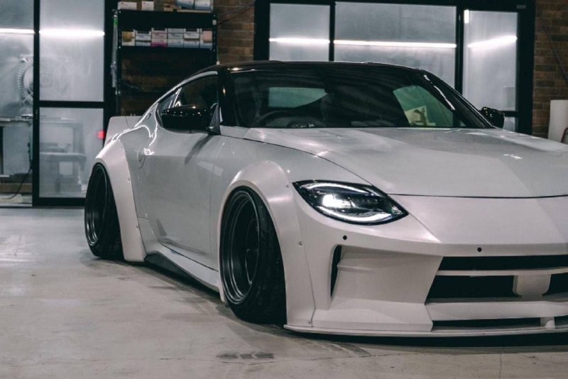 Liberty Walk собрала первое купе Nissan Z в обвесе собственной разработки 8