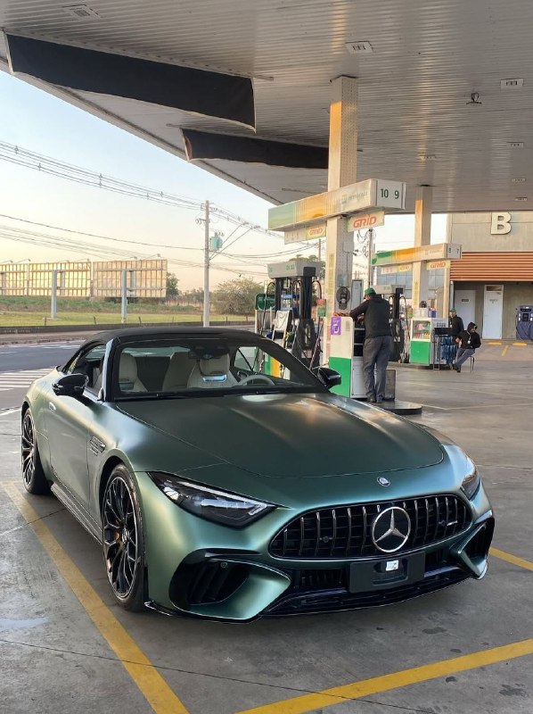 New SL 63 AMG E-Performance Hybrid 4.0-L V8 BITURBO 4MATIC+ 816 HP 1420 Nm 0-100 km/h 2.9 sec 6