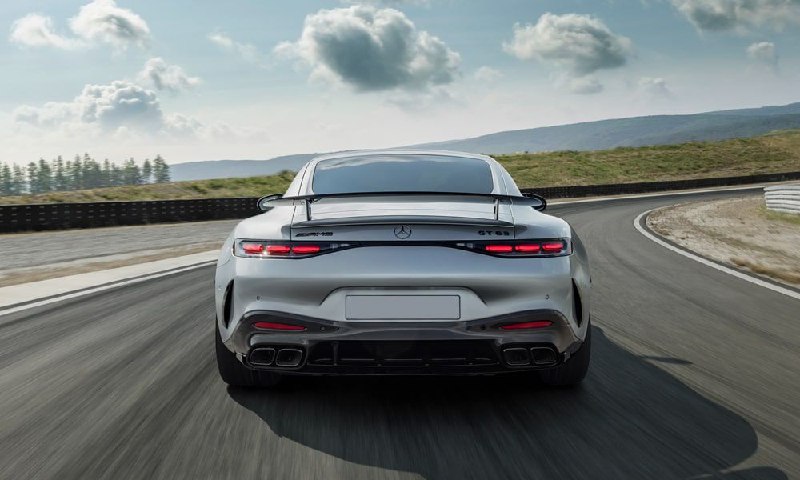 Mercedes-Benz AMG GT 8