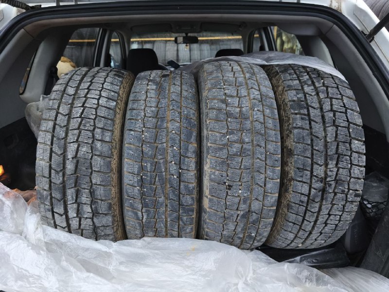 Продаются зимние шины Dunlop Winter Maxx