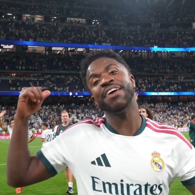 RealMadridCFNews | رئال مادرید سی اف نیوز: 🗣وینی بعد از بازی به فیلمبردار:برو از کیلیان فیلم بگیر اون هتریک کرده😂🆔 @RealMadridCfNews
