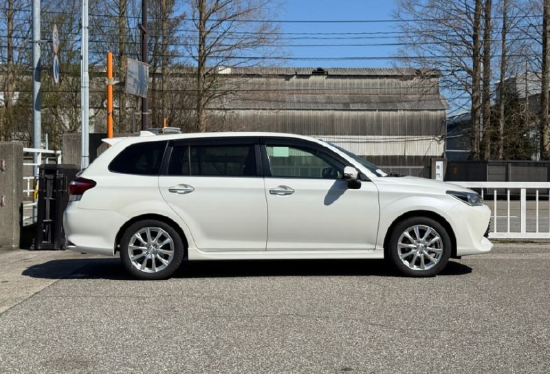 Toyota Corolla Fielder 2017 фото 2