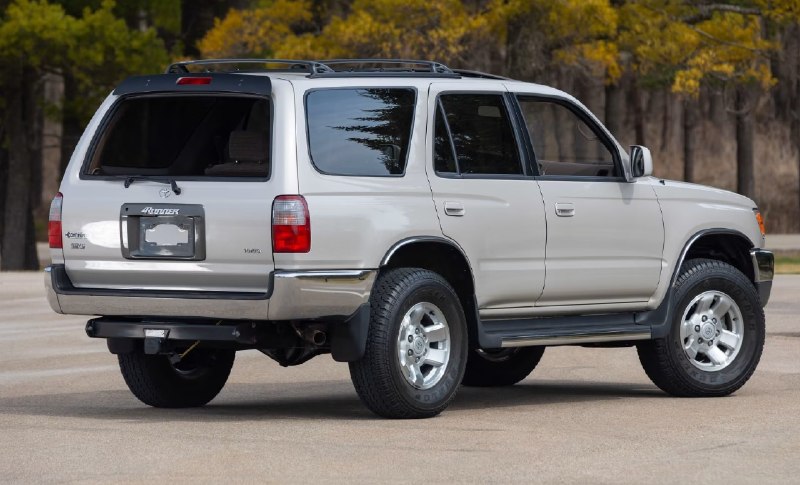 В США нашли почти новый Toyota 4Runner 1996 года 2