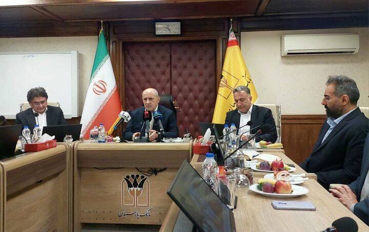 بازار / اخبار و تحلیل های اقتصادی: مدیر عامل بانک پارسیان در پاسخ به پرسشهای صریح خبرنگاربازار مطرح شد♦️جهش درآمدهای عملیاتی پارسیان| هدف گذاری نرخ کفایت