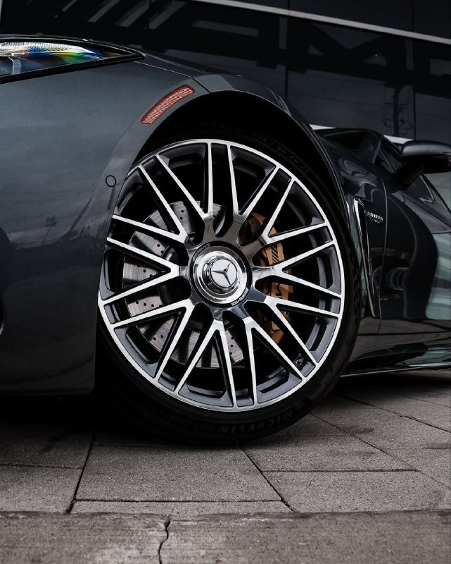 Mercedes Benz AMG GT63 Coupe 8