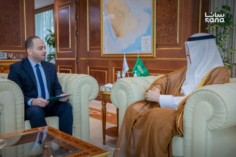 The Commissioner for Affairs of the Embassy of the Syrian Arab Republic in the Kingdom of Saudi Arabia, Mohsen Mahbash, met with the Honorable Minister of Environment, Water and Agriculture, Abdul Rahman bin Abdul Mohsen Al-Fadhali, at the office's headquarters in the capital, Riyadh.