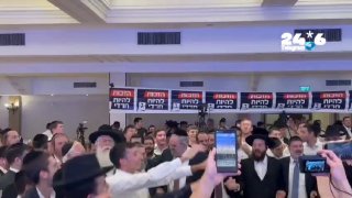 🇮🇱 חגיגות ביהדות התורה יעקב אשר ומשה גפני חוגגים לאחר פרסום המדגמים. יו״ר יהדות התורה יעקב אשר ומשה גפני…