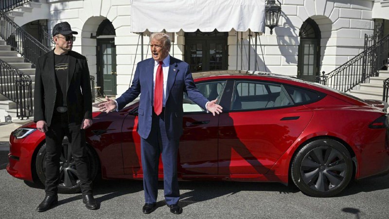 Трамп продаёт свою Tesla Model S из-за конфликта с Маском 3