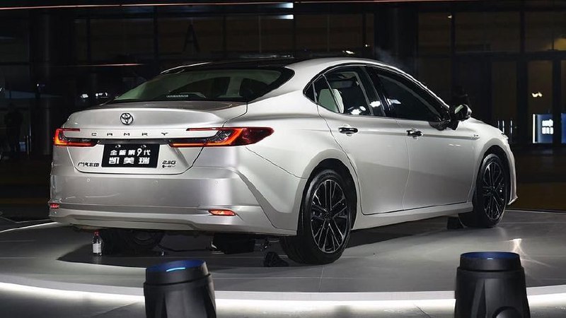Новая Toyota Camry XV80 для Китая получила гибридную топ-версию 3