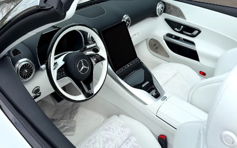 Роскошный Maybach SL 680 поступает в продажу за 256 тысяч евро 4