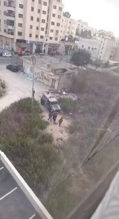 כוחות הכיבוש ממשיכים להסתער על העיירה ביתוניה, ממערב לרמאללה.