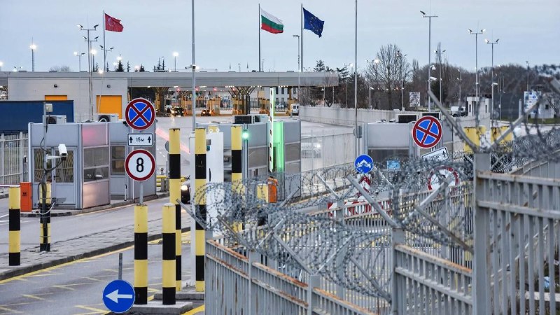 Болгария запретила въезд автомобилей с российскими номерами