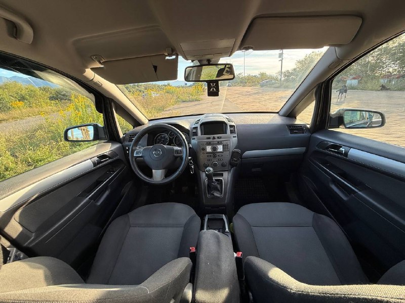 Opel Zafira B, 7-местная