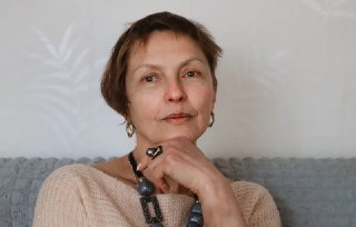 В Беларуси задержали жену освободившегося политика Николая СтаткевичаКак рассказал сам политик, Марину Адамович задержали сегодня возле ее дома. По его словам, силовики хотели взять объяснения, почему его супруга получила правозащитную премию Homo Homini в