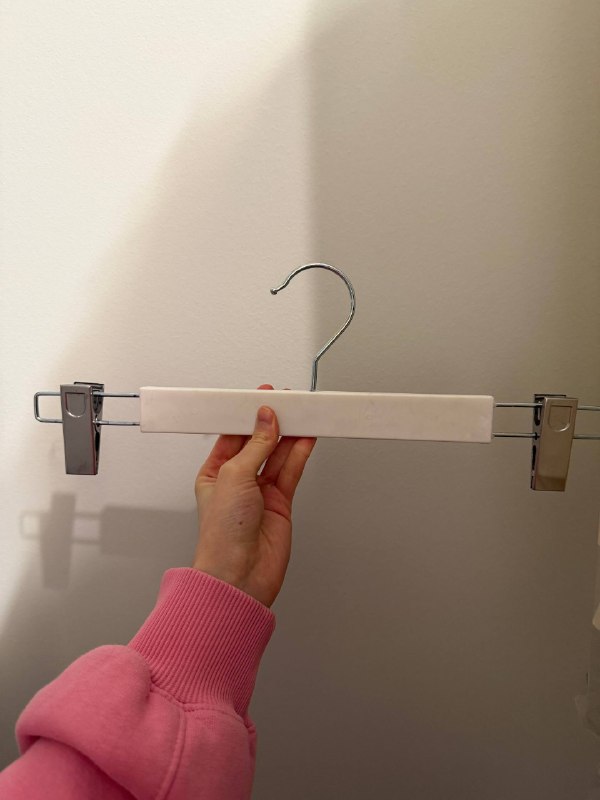 Продаю вешалки-щипцы для брюк