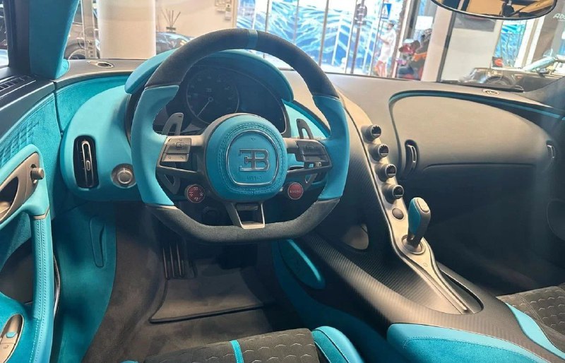 В России на продажу выставили Bugatti Divo за 1,12 млрд рублей 3