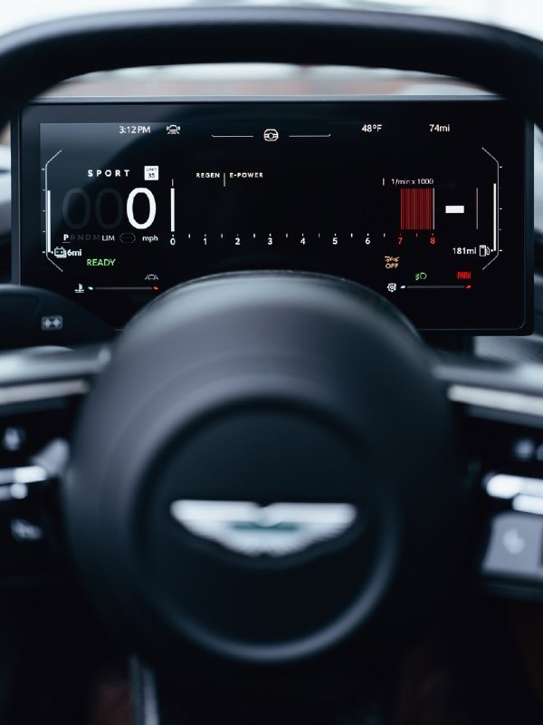 Первый среднемоторный суперкар Aston Martin 7