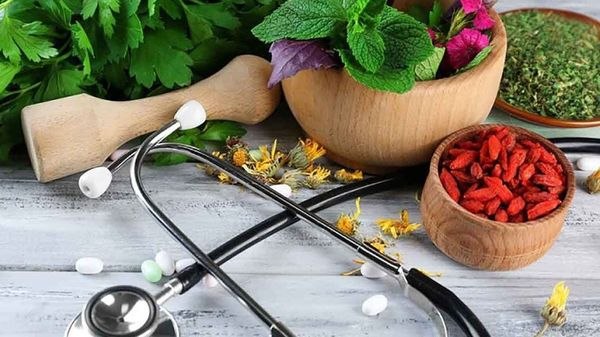 اخبار همدان: آرامگاه بوعلیسینا باید به محل گفتوگوی اندیشمندان تبدیل شود 🔹️عضو مجمع تشخیص مصلحت نظام: آرامگاه ابوعلی سینا باید به مح