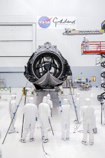 NASA успешно запустило космический телескоп «Роман», стоимость его миссии оценивается в 4,3 миллиарда долларов. Запуск состоялся в штате Флорида.Предполагается, что телескоп достигнет запланированной позиции через три месяца. Первые снимки, как ожидается, 
