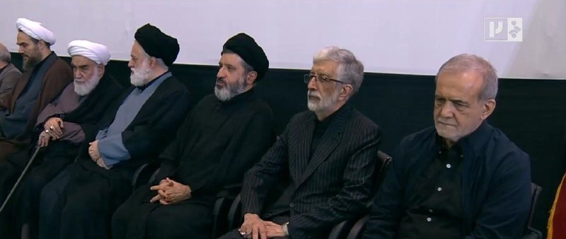 شهرآرانیوز: 🎥 حضور سردار قاآنی و محمد مخبر در مراسم چهلمین روز تشییع و تدفین آقای شهید ایران @ShahraraNews🔶حضور پزشکیان در مراسم چهل