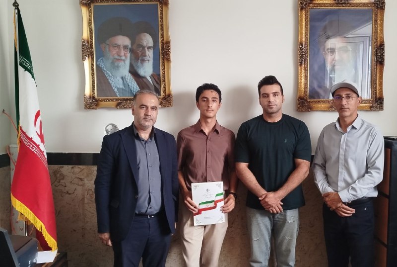دهقان نیوز (پایگاه اطلاع رسانی مشگین شهر): ✳️ در مراسمی از امیر رضا نور محمدی که در مسابقات کشوری دو میدانی در ماده پرش طول به مقام اول رسیده بود در اداره ورزش وجو