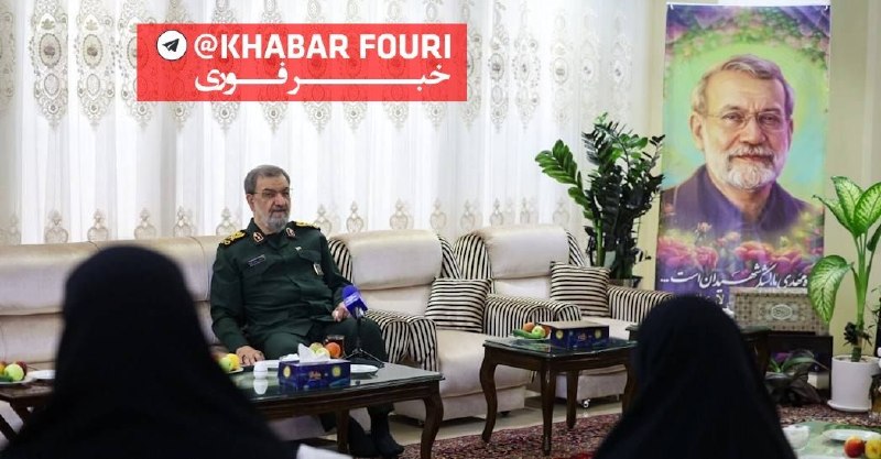 خبرفوری: 🔺️حضور سرلشکر محسن رضایی، دبیر شورای عالی امنیت ملی در منزل شهیدان علی و مرتضی لاریجانی @khabarfouri📸 حضور سرلشکر محسن ر