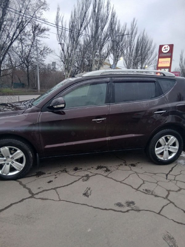 Продам geely emgrand x7 2014 2 литра механика в отличном состоянии двигатель работает ровно не дымит... - фотография