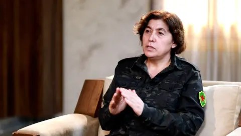 KurdPress | کُردپرس: 📰 یگان‌های مدافع زنان کرد سوریه به دنبال حفظ هویت و ساختار خود است📝 جهان — سرویس جهان- نوروز احمد، فرمانده ارشد یگان‌های