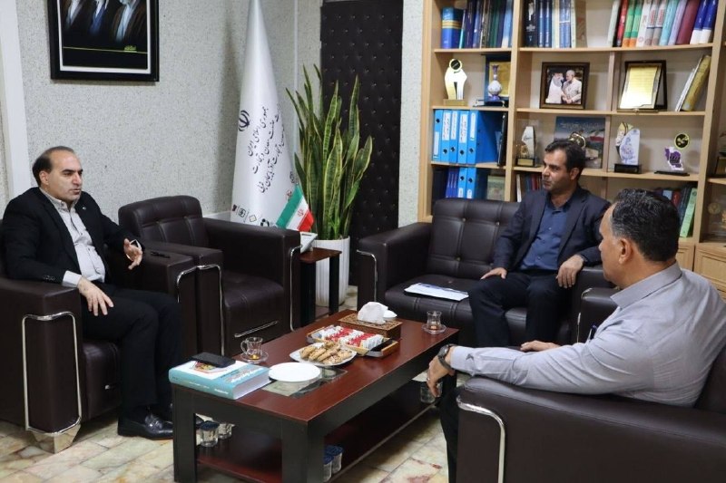 اروم نیوز: صیانت از ذخایر معدنی تکاب در اولویت قرار گرفترئیس اداره صنعت، معدن و تجارت تکاب با مدیرکل صنعت، معدن و تجارت آذربایجانغ