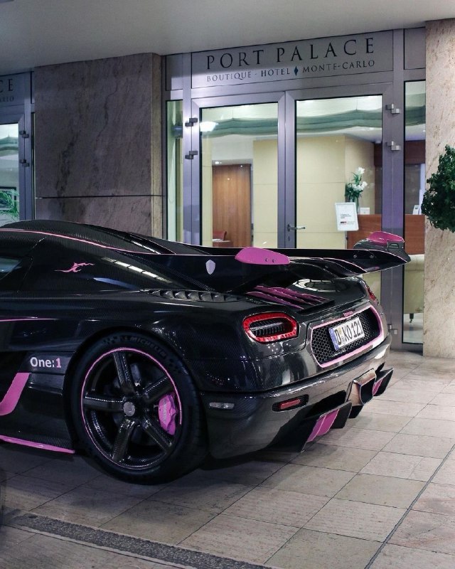 Koenigsegg 8