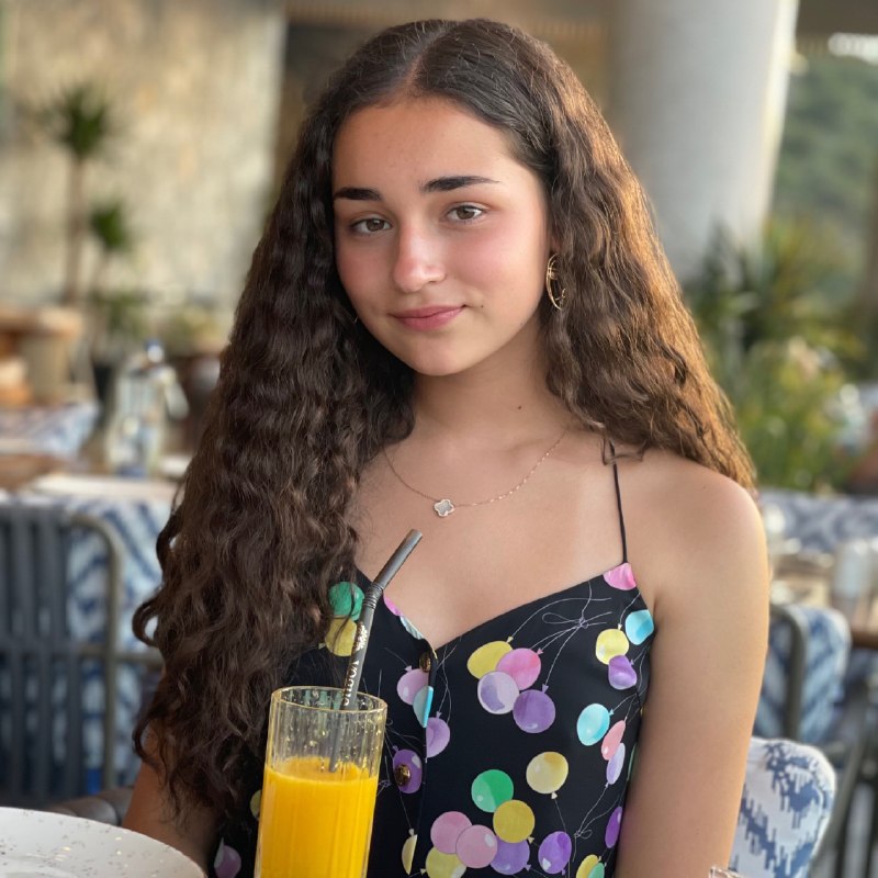 Алсу сегодня ностальгирует по материнству ❤️ В честь 20-летия старшей дочери Саф