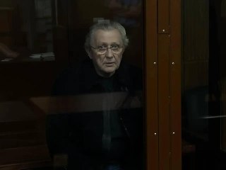 С Ильи Трабера сняли обвинение в убийстве бизнесмена Александра Петрова — СК прекратил уголовное преследование, признав его полностью непричастным.Теперь Трабер имеет право на реабилитацию и может потребовать компенсацию морального и имущественного вреда з