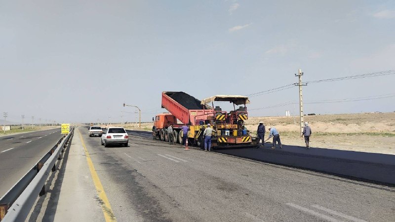 سازمان راهداری و حمل و نقل جاده ای: 🔹آغاز عملیات اجرایی اکیپ دوم روکش آسفالت پروژه بهسازی در محور قزوین - تاکستان - آوج استان قزوین‌🔹پروژه بهسازی محور قزوین