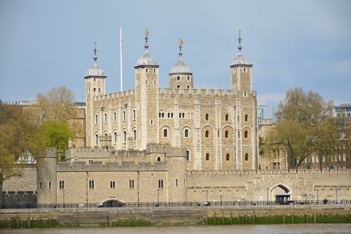 泰晤士河畔散散步