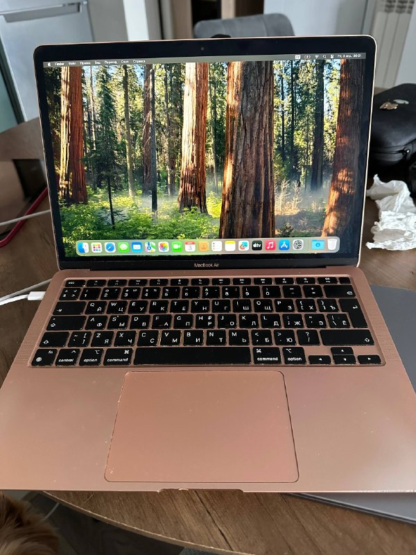 Продам MacBook Air 2020 M1