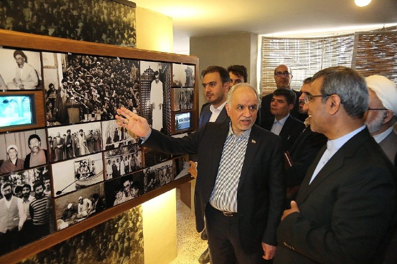 خبرگزاری ایکنا شعبه خراسان رضوی: 🔶 بازدید وزیر دادگستری و استاندار خراسان رضوی از منزل رهبر شهید در مشهد🔹امینحسین رحیمی، وزیر دادگستری و غلامحسین مظفری،