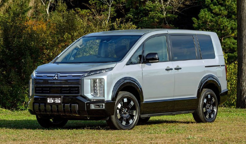 Mitsubishi объявила цены на обновленную Delica D:5...