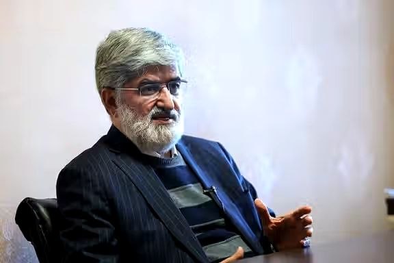 کیوسک خبر: 🔴 علی مطهری: دولت درباره حجاب بی‌تفاوت نباشد🔸 علی مطهری در نامه‌ای خطاب به رئیس‌جمهور خواستار نظارت نامحسوس بر ناهنجاری‌