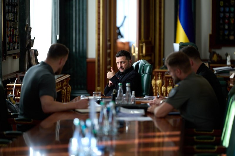 We can safely say this is one of Ukraine's most succesful long-range combined drone and missile attacks inside Russia.