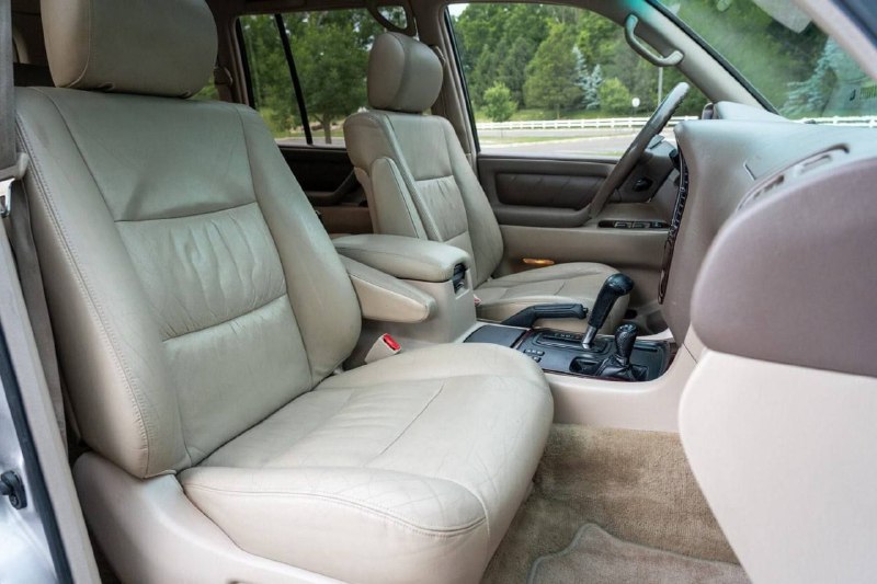 Toyota Land Cruiser UZ J100 `2002 7