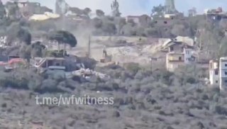 ️🇱🇧🇮🇱 מאז אתמול, כוחות ישראליים הורסים בתים ותשתיות בעיירה אל-מנצורי, דרום לבנון, במקביל להפצצת ארטילרי…