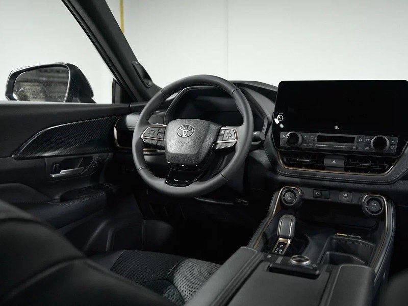 Новую Toyota Grand Highlander продают в России за 10,5 миллионов рублей 2