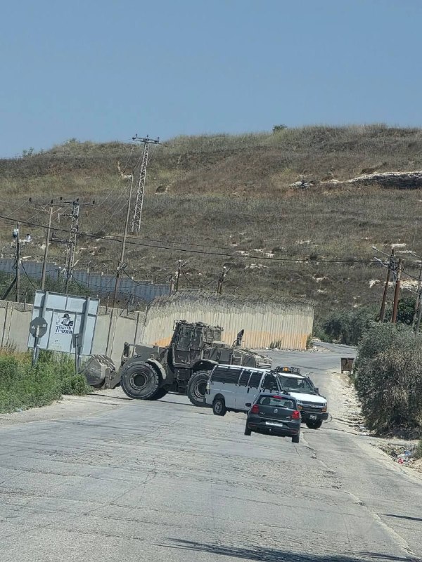 כוחות הכיבוש סוגרים את הכניסה לדיר שרף ממערב לשכם