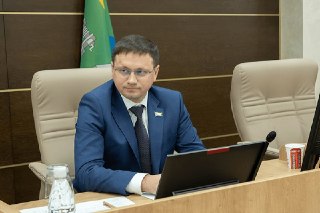 В Екатеринбурге задержали уже пятого кандидата от «Яблока»В Екатеринбурге силовики задержали кандидата в Заксобрание Свердловской области от «Яблока» Алексея Холодарева, сообщили в региональном отделении партии.Его везли в девятый отдел полиции Екатеринбур