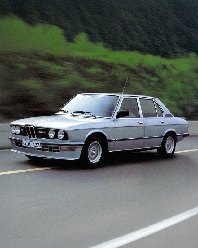 40 лет M5.