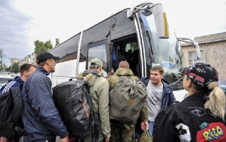 Кремль может пойти на мобилизацию после выборов в сентябре, считают источники WPПо мнению некоторых европейских политиков, российские власти будут вынуждены объявить мобилизацию, если потери на фронте останутся высокими, сказали источники The Washington Po