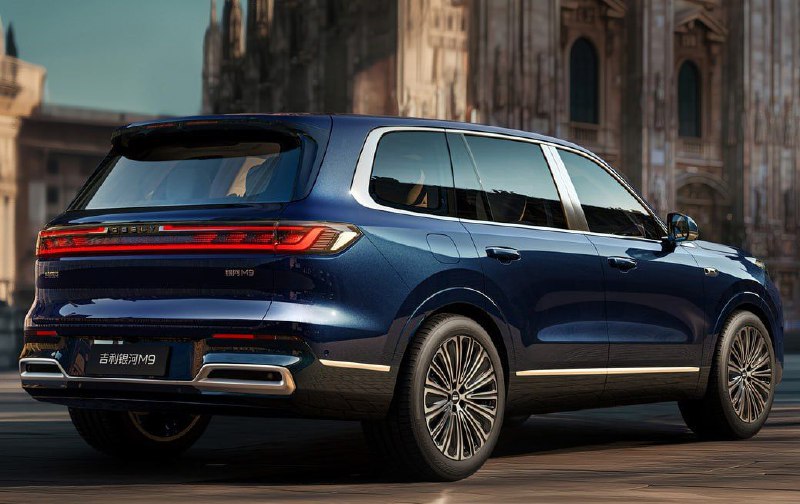 Флагманский Geely Galaxy M9 представили в Милане 3