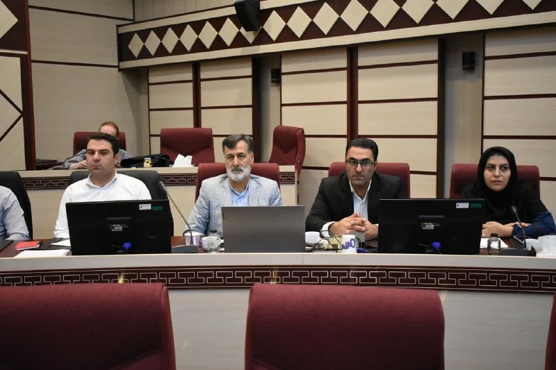 زنجانی بهتر: 💠 معاون استاندار زنجان: تخصیص تسهیلات بانکی باید بر اساس اولویتهای اقتصادی و ظرفیتهای شهرستانی انجام شودمعاون هماهنگی